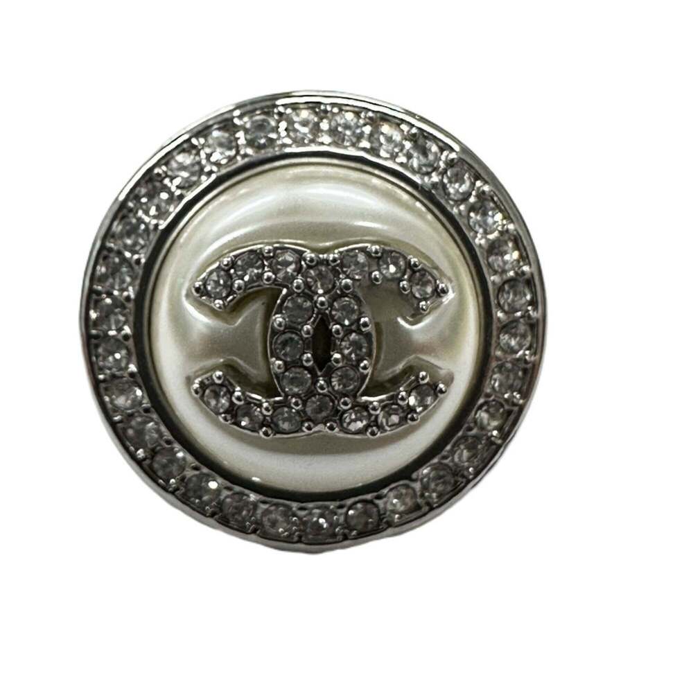 CHANEL White Pearl Logo Earrings - Picture 5 of 10